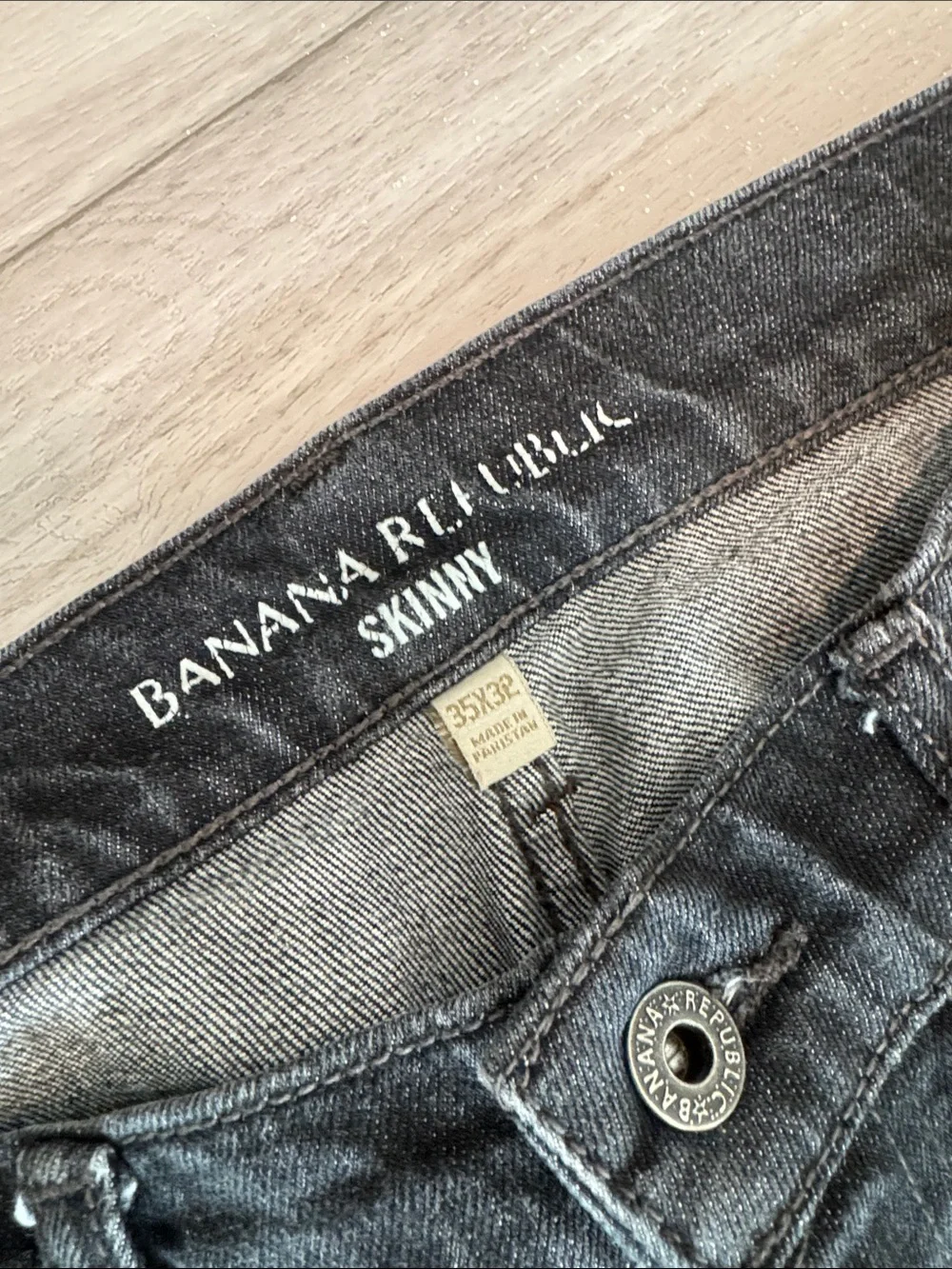 Banana Republic Men’s Dark Black Skinny Jeans